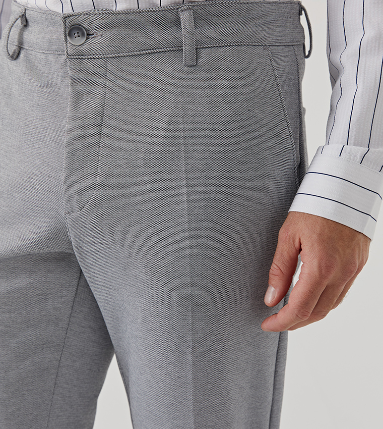 Solid Mid Rise Standard Fit Formal Trousers