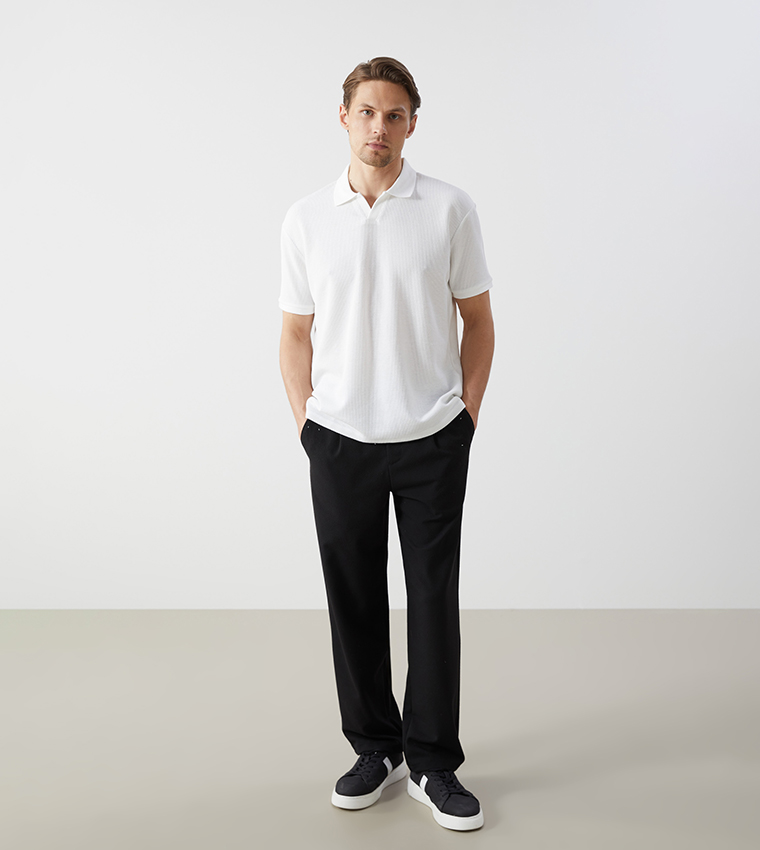 Solid Mid Rise Standard Fit Trousers