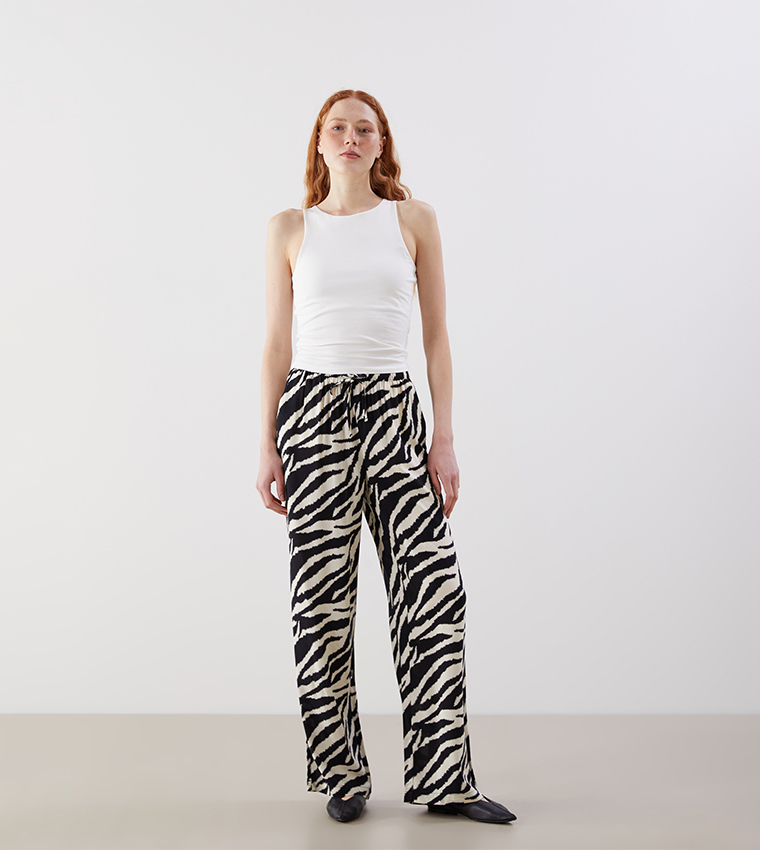 Solid Sleeveless Top
