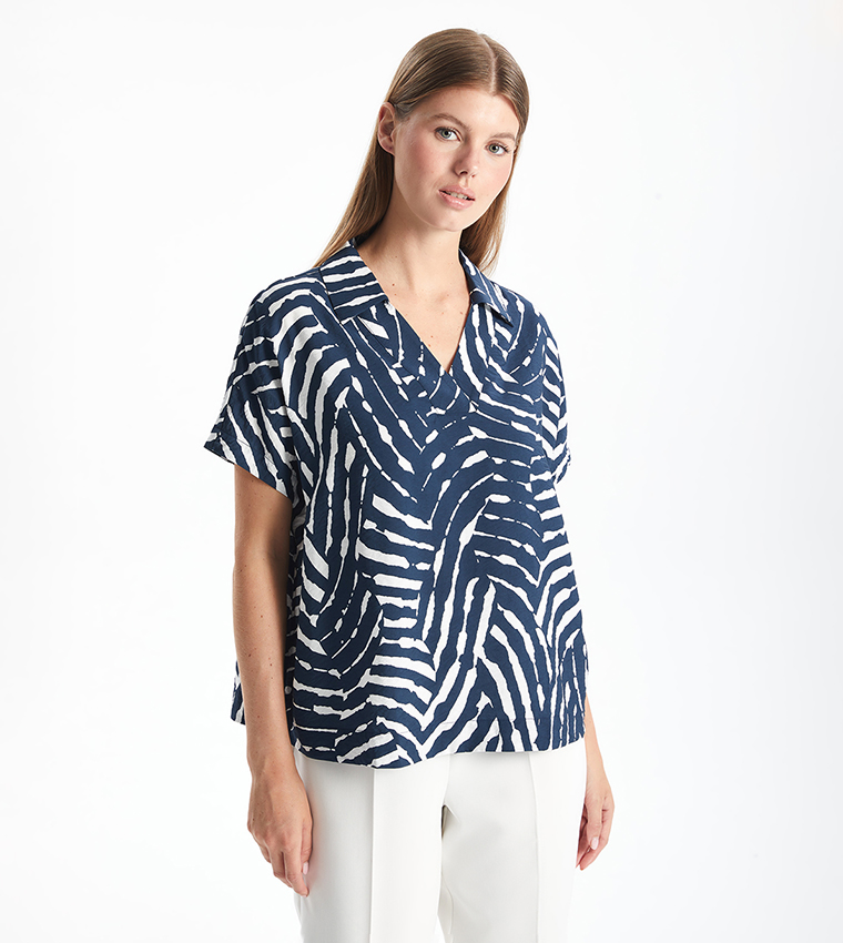 Patterned V-Neck Top