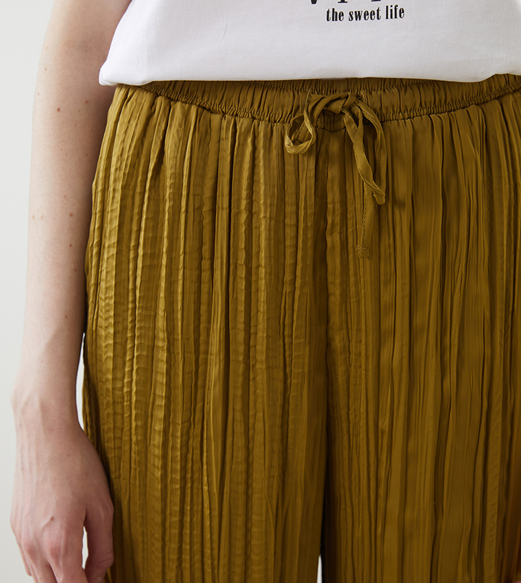 Textured Elastic Waist Pants