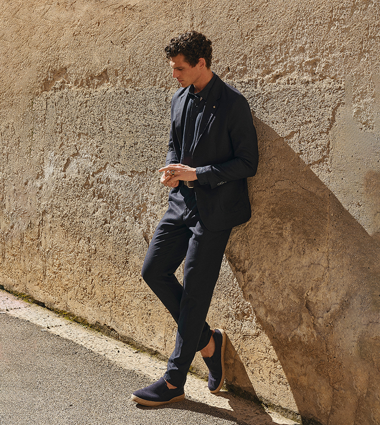 Slim Fit Linen-Look Blazer