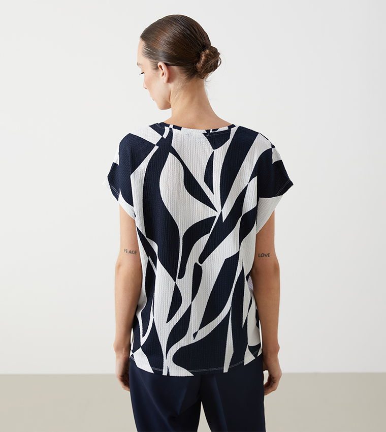 Patterned V-Neck Extended Sleeves Top