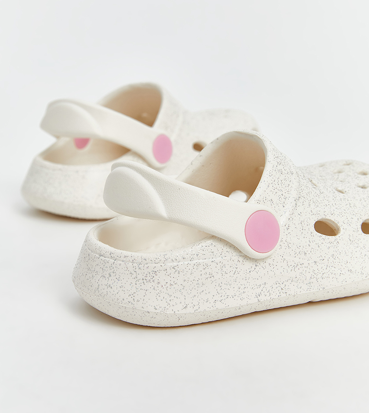 Round Toe Cut-Out Detail Clogs