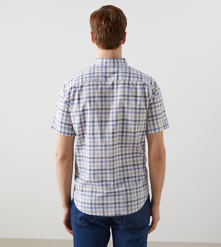 Plaid Button-Down Collar Shirt