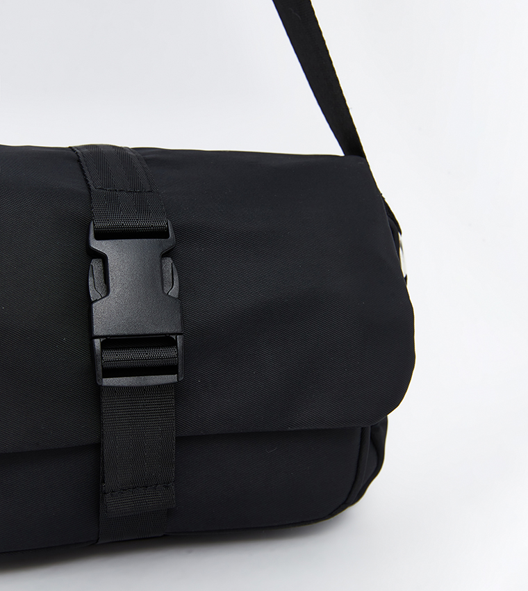 Buckle Detail Shoulder Bag