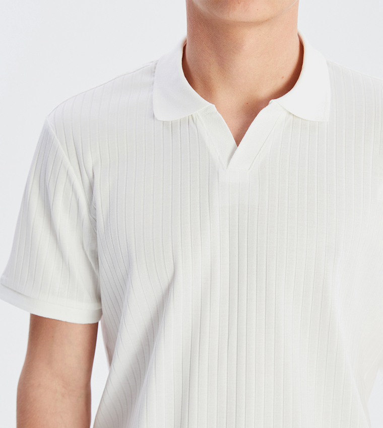 Textured Short Sleeves Polo T-Shirt