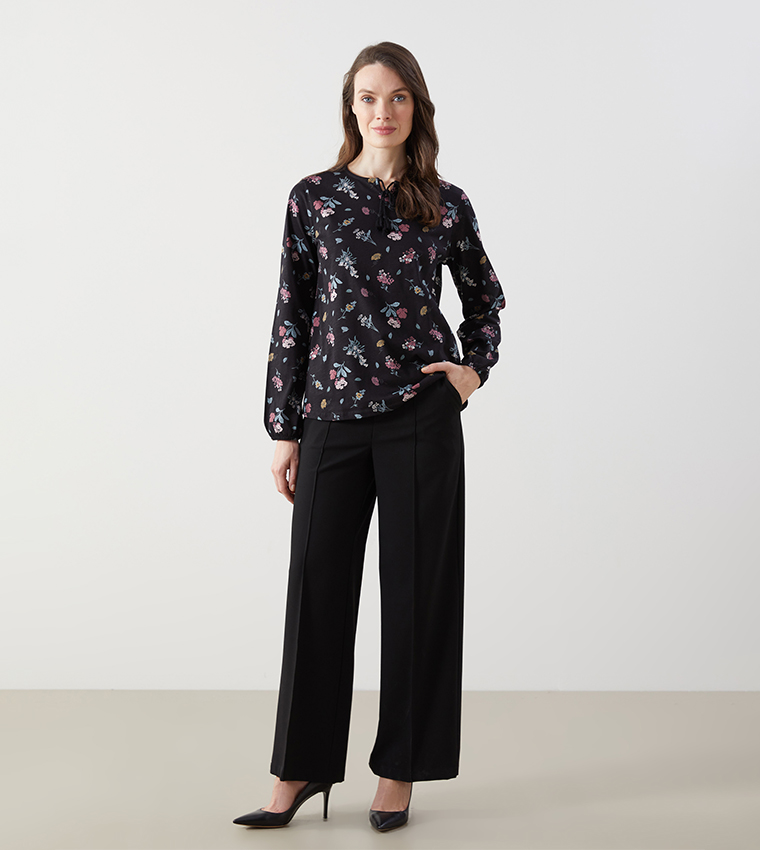 Floral Printed Tie-Up Neck Top