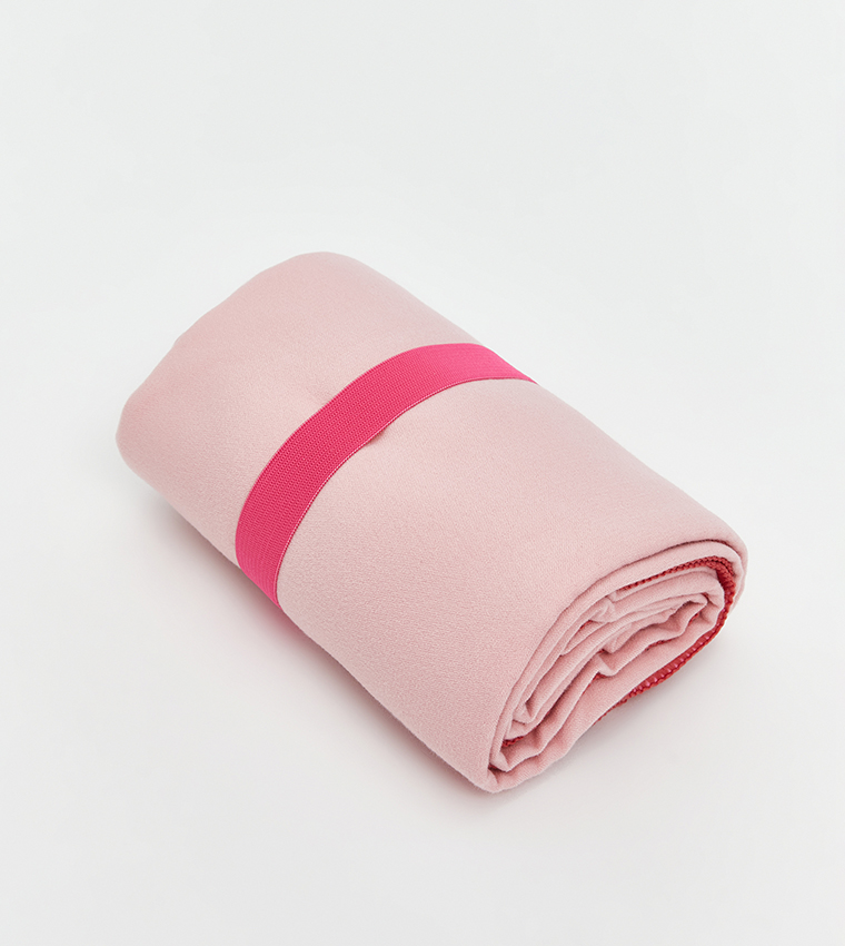 Contrast Trim Beach Towel