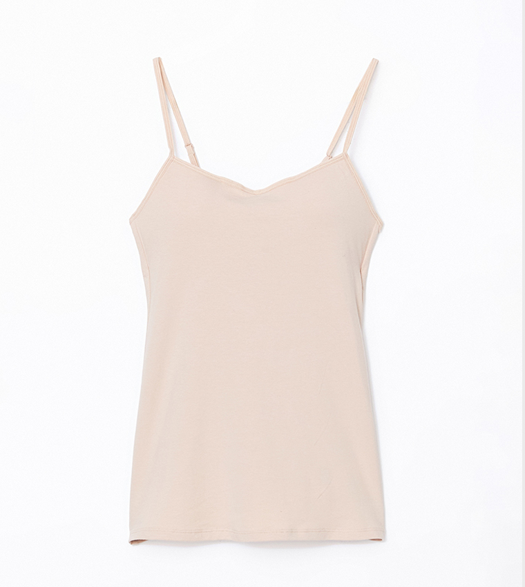 توب بياقة سكوب وحمالات 