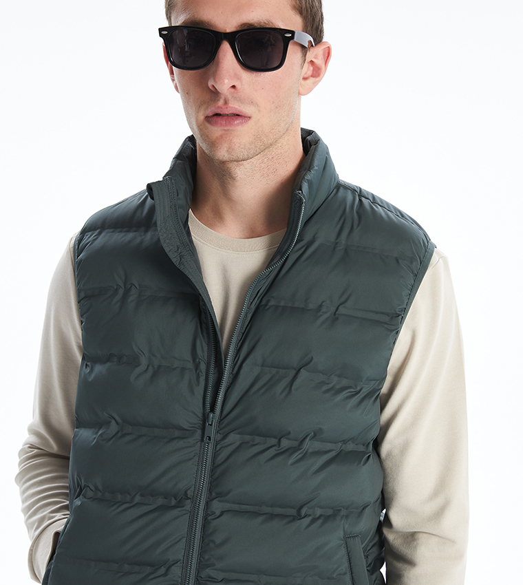 Solid Sleeveless Puffer Gilet