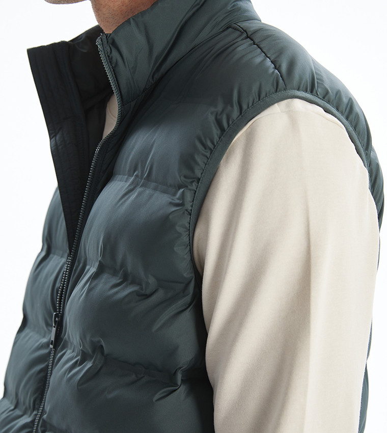 Solid Sleeveless Puffer Gilet