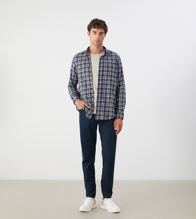 Solid Mid Rise Slim Fit Chinos