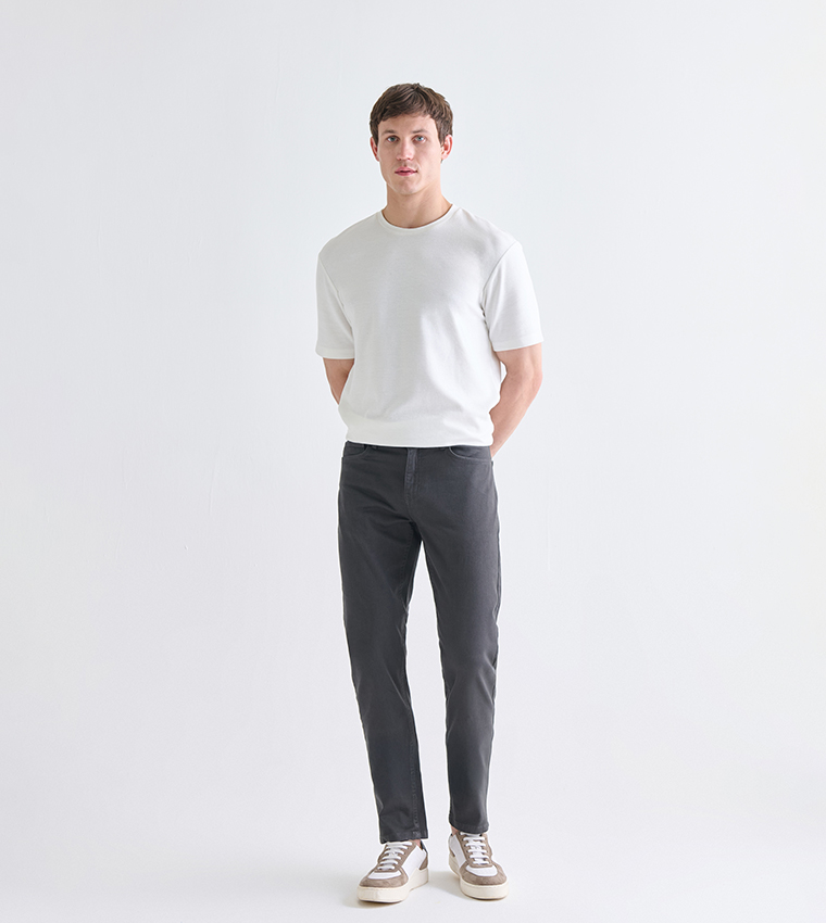 CLASSIC Solid Slim Fit Chino Trousers