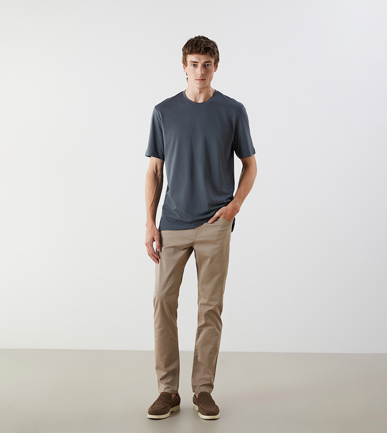 CLASSIC Solid Slim Fit Chino Trousers