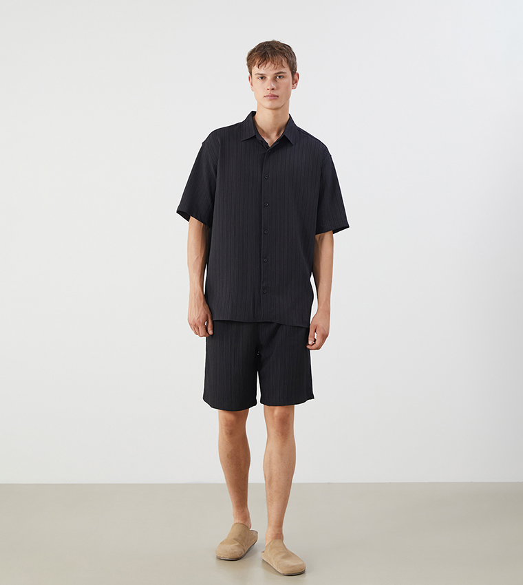 Mid Rise Relaxed Fit Casual Shorts