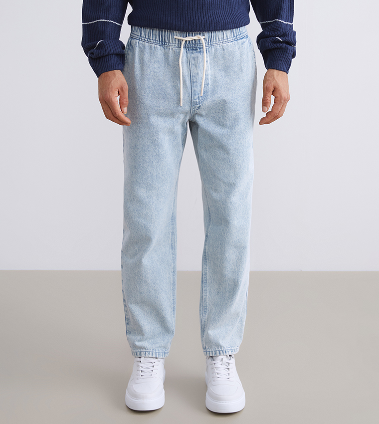 700 Washed Straight Fit Jeans