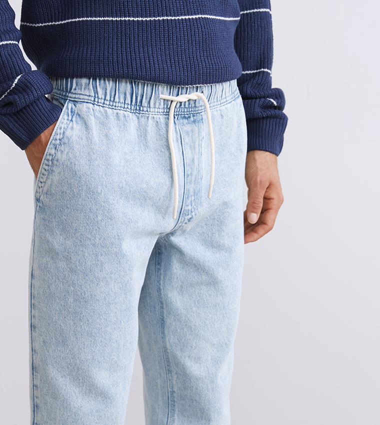 700 Washed Straight Fit Jeans