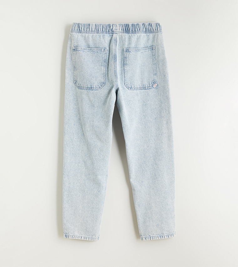 700 Washed Straight Fit Jeans