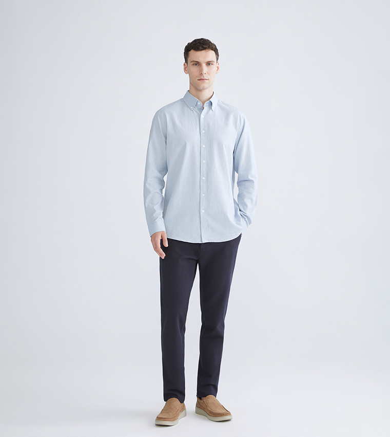 Solid Slim Fit Long Sleeves Oxford Shirt