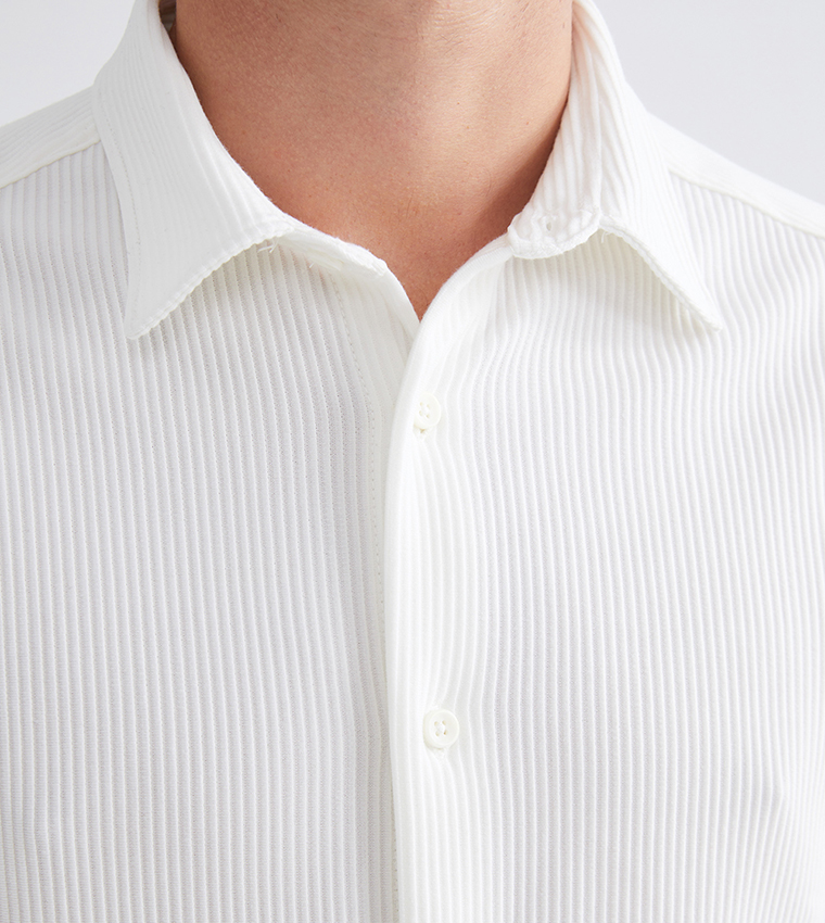 Textured Slim Fit Long Sleeves Shirt