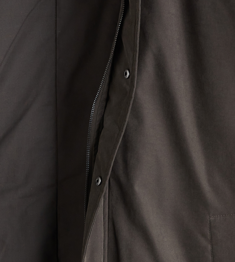 جاكيت بياقة متباينة 