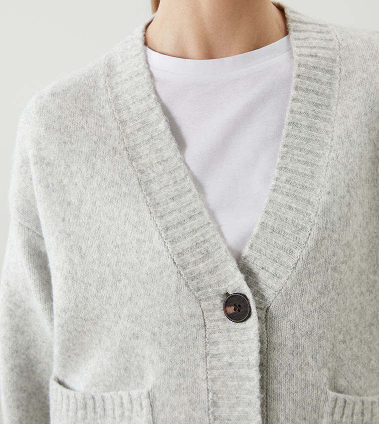 كارديجان سادة بياقة V