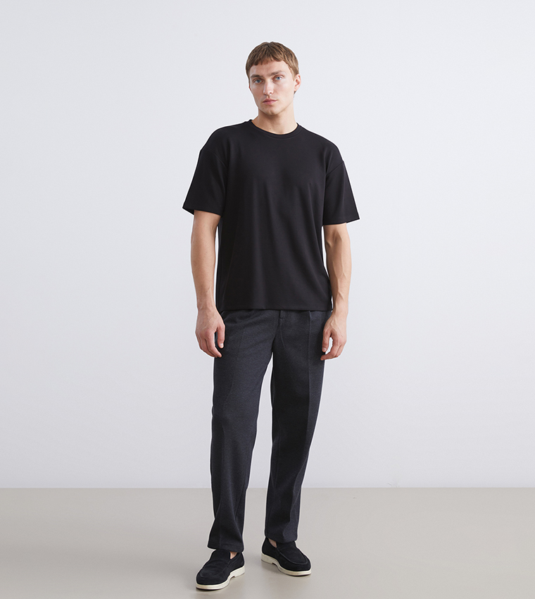Solid Mid Rise Standard Fit Trousers
