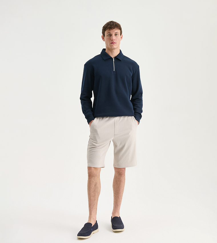 Solid Collared Long Sleeves Sweatshirt