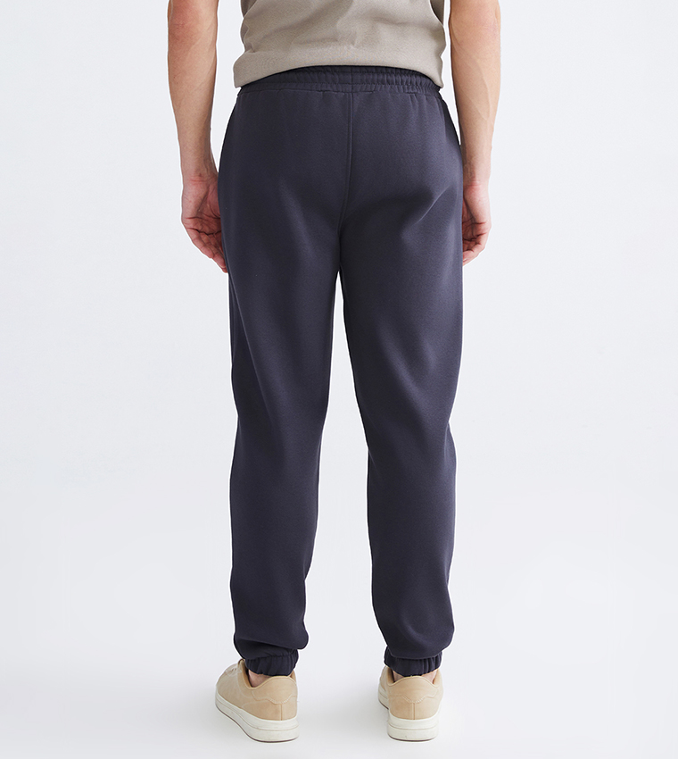 بنطلون جوغر سادة بقصة ستاندرد