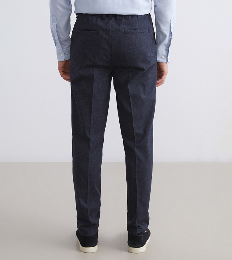 بنطال بقصة مستقيمة 