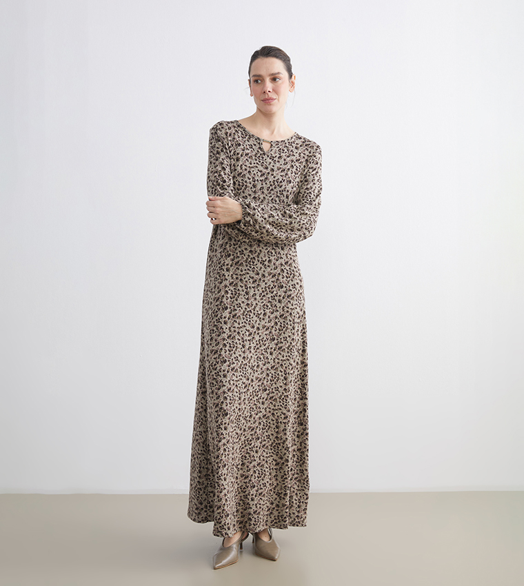 فستان ماكسي بياقة مستديرة