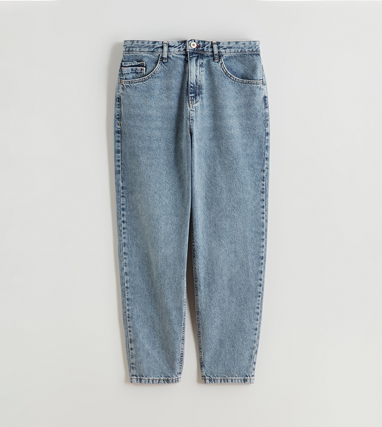 700 Washed Straight Fit Jeans
