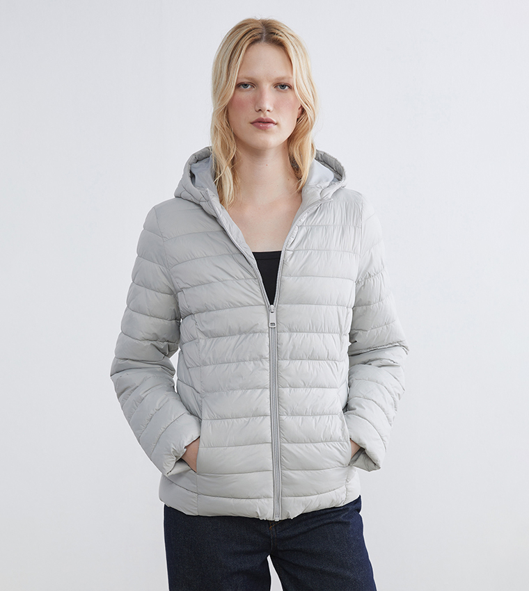 جاكيت مبطن بأكمام طويلة مع هودي