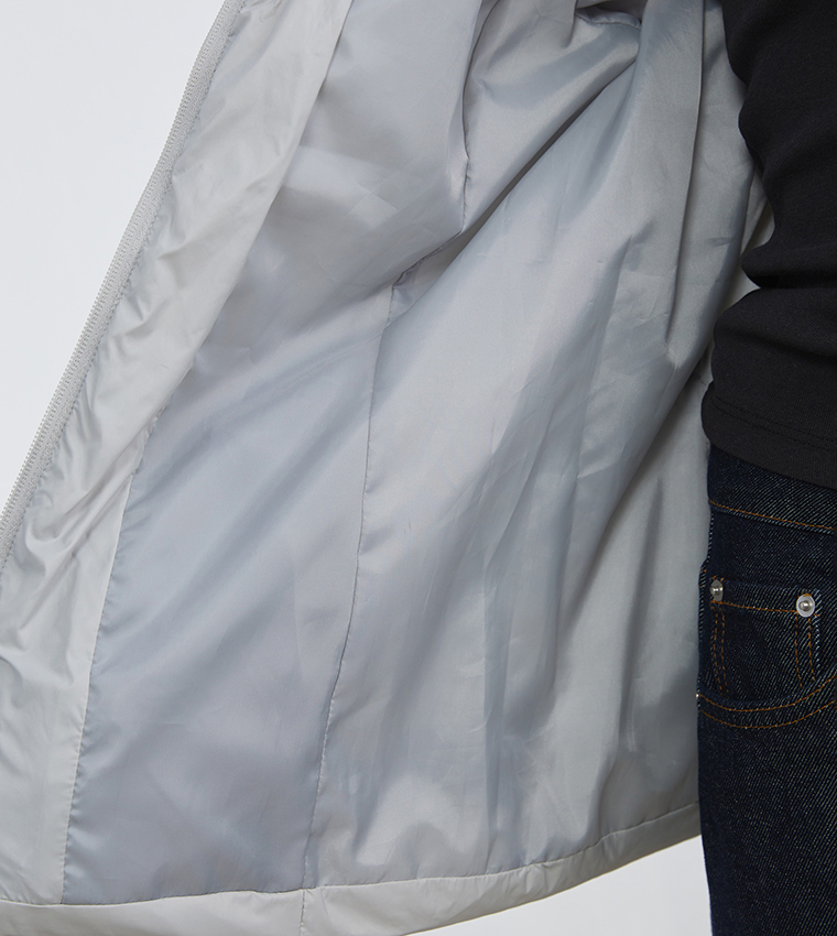 جاكيت مبطن بأكمام طويلة مع هودي