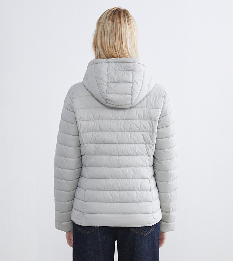 جاكيت مبطن بأكمام طويلة مع هودي