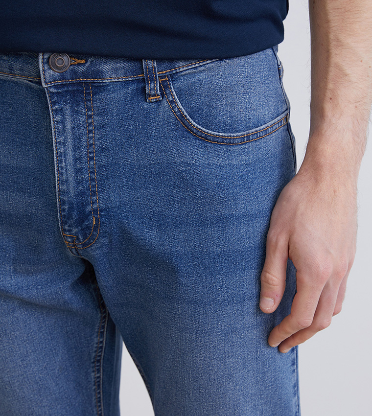 779 Washed Mid Rise Straight Fit Jeans