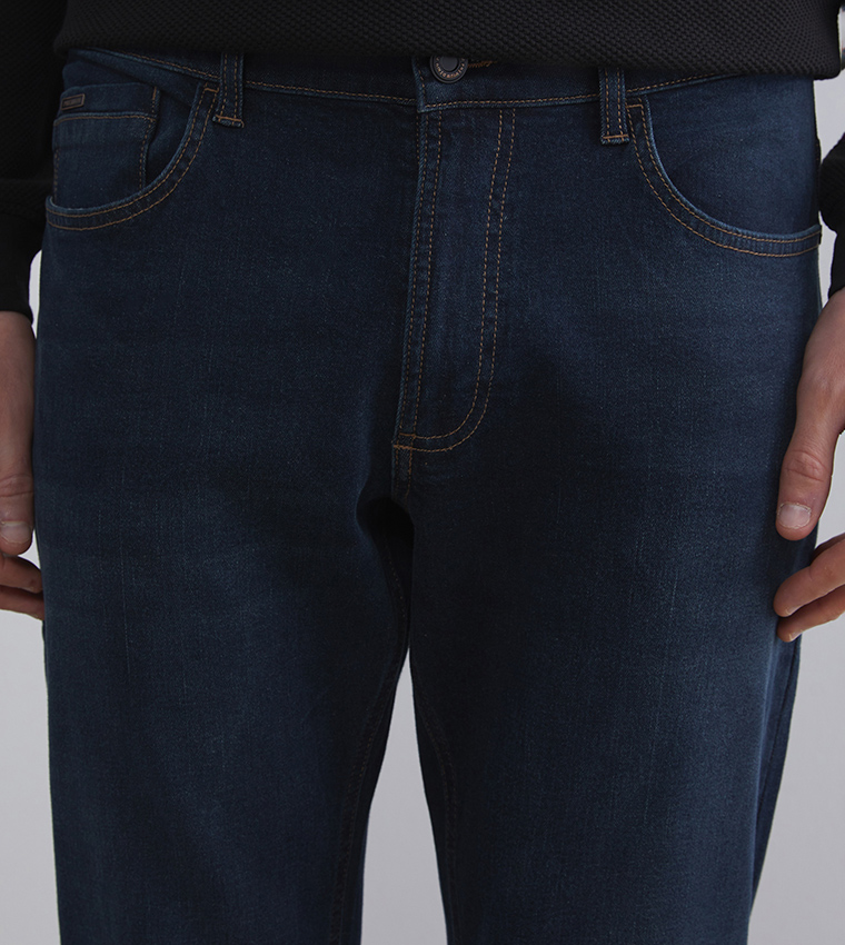 779 Washed Mid Rise Straight Fit Jeans