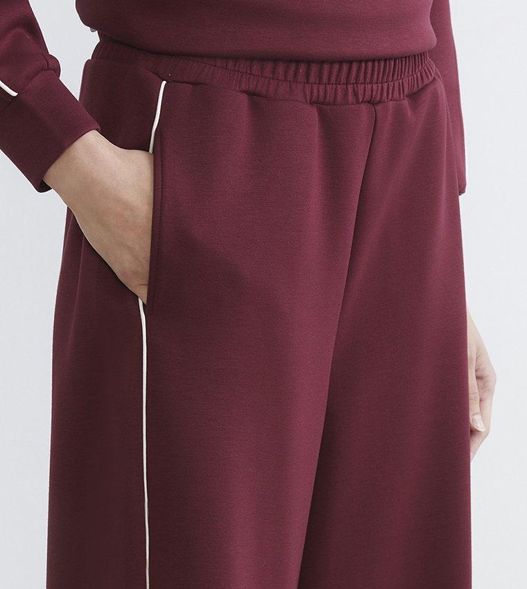 بنطلون رياضي بخصر مرن وملمس ناعم