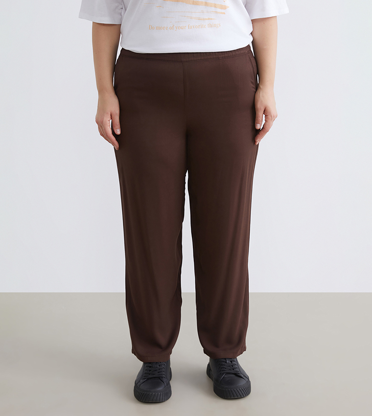 بنطلون بقصة مستقيمة بخصر مرن للمقاسات الكبيرة