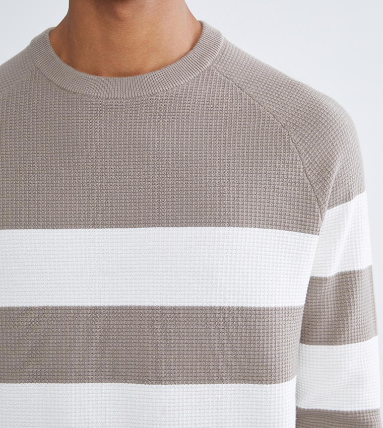 سويتر رجالي محبوك مخطط بقبة مستديرة