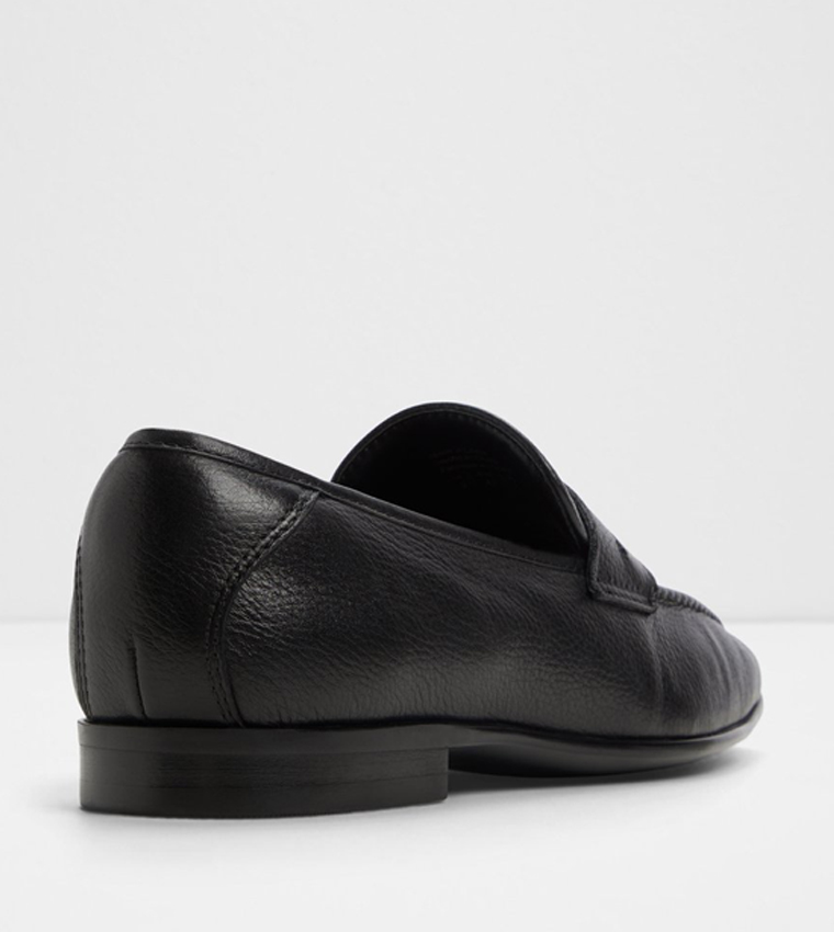 LARAEDE Textured Loafers