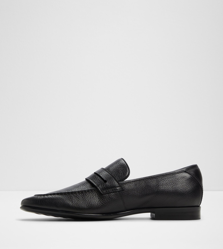 LARAEDE Textured Loafers