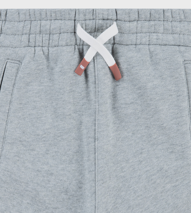 جوغر بحزام برباط مطرز بشعار