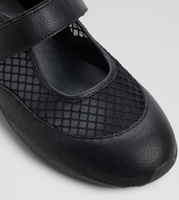 LEGALITRAM Mesh Velcro Closure Flat Shoes