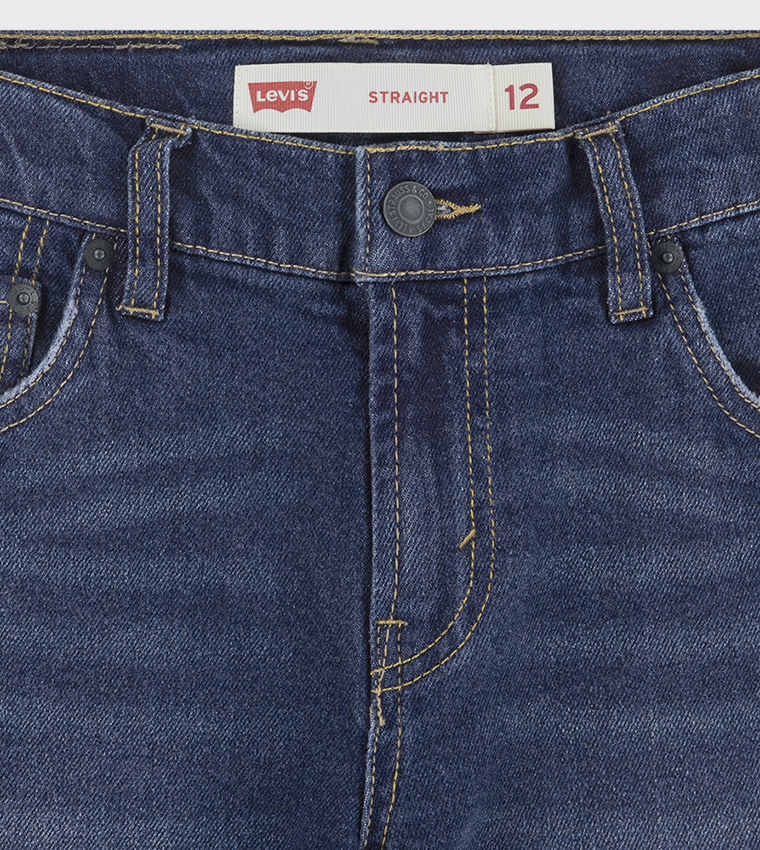 جينز بقصة مستقيمة