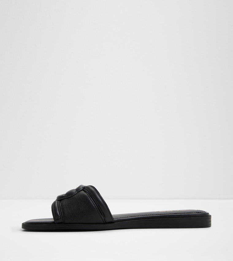 LIAUDIN Textured Flat Sandals