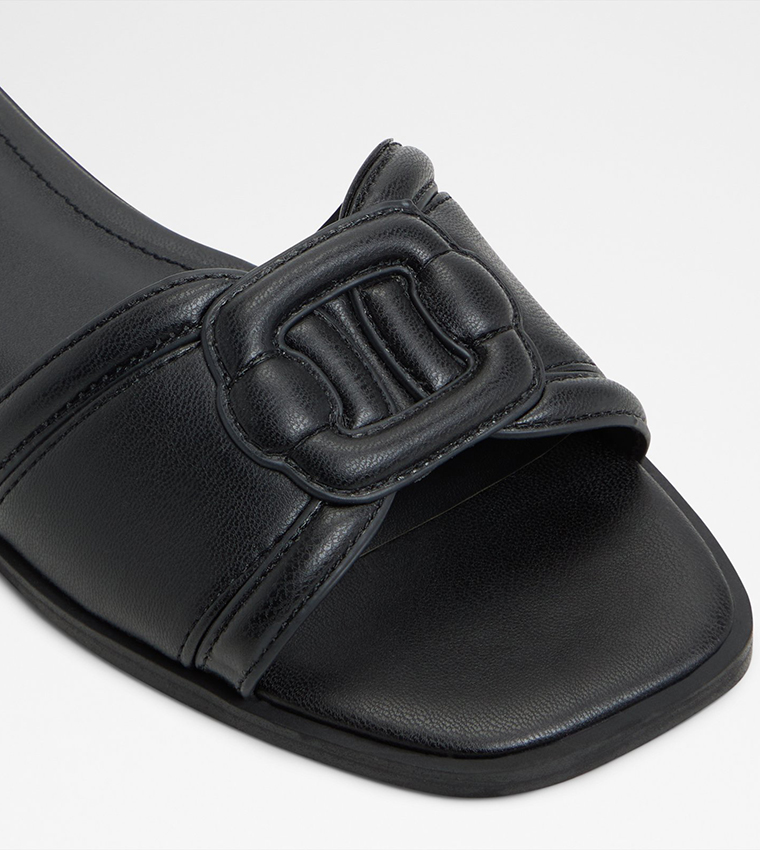 LIAUDIN Textured Flat Sandals