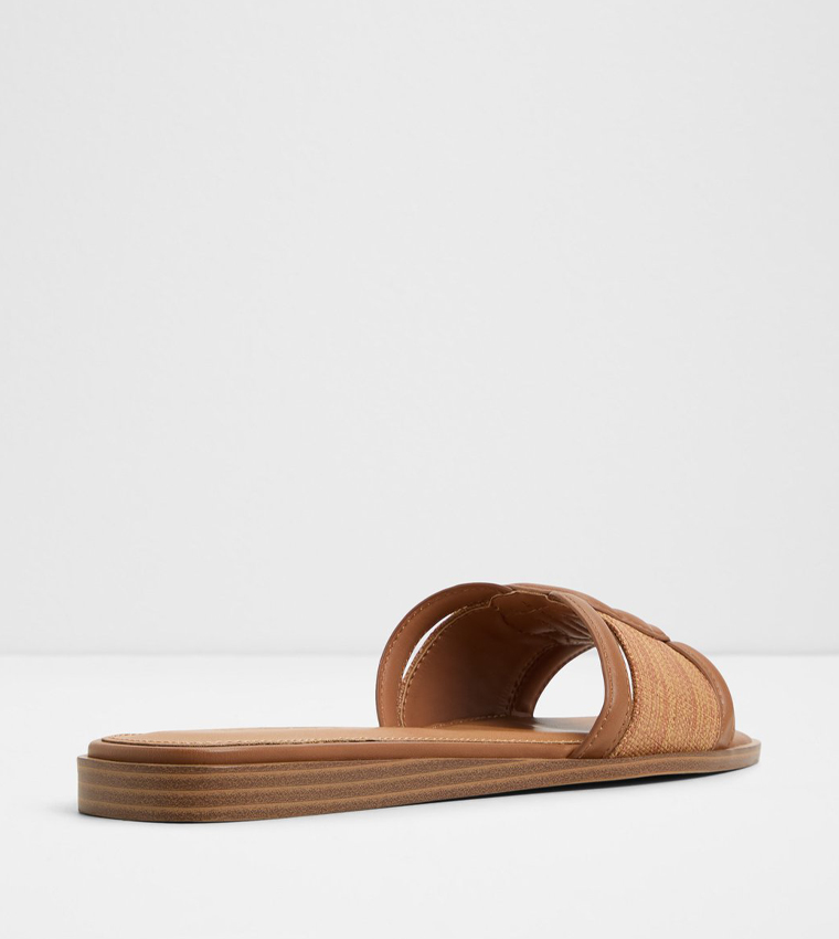 LIAUDIN Textured Flat Sandals
