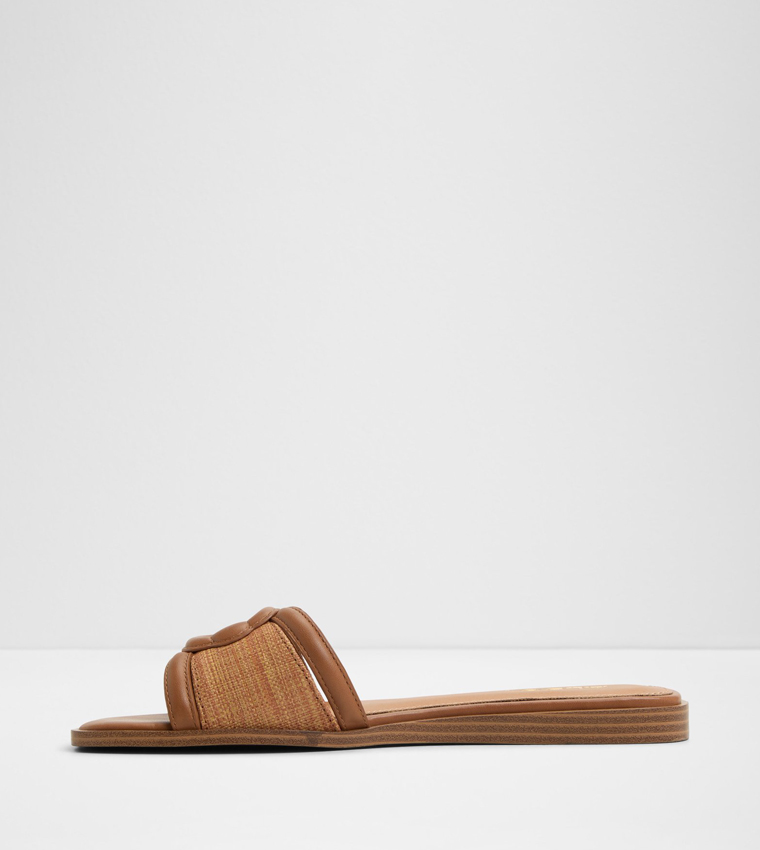 LIAUDIN Textured Flat Sandals
